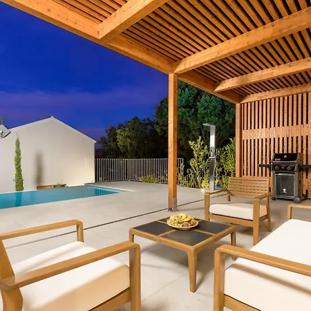 3 With Pool Soline, Krk, 280 M From Beach, By 4villas ヴィラ