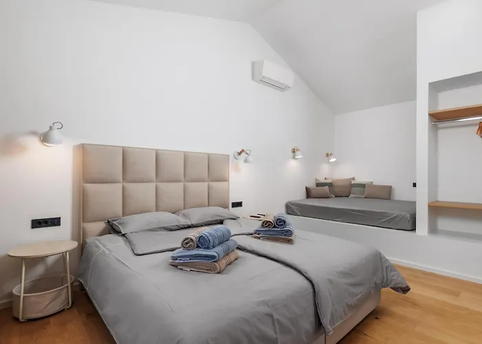 3 With Pool Soline, Krk, 280 M From Beach, By 4villas ヴィラ ソリネ