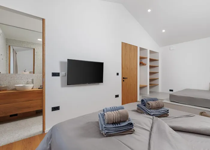 3 With Pool Soline, Krk, 280 M From Beach, By 4villas * ソリネ